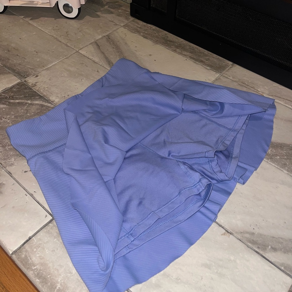 Old Navy PowerSoft Skirt w/ Built-In Shorts - Picture 4 of 4